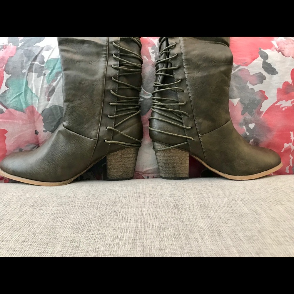 NEW!!!!JG lace up boots